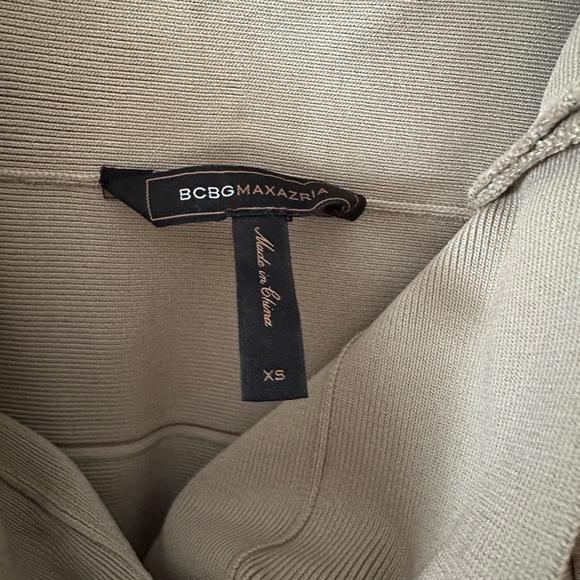 *2/$25 SALE* Light Tan BCBG Bandage mini skirt XS - Picture 2 of 3